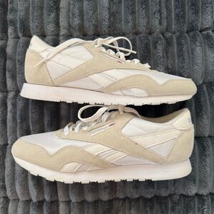 Reebok Classic Sneakers Women’s Tennis Shoes White Size 9